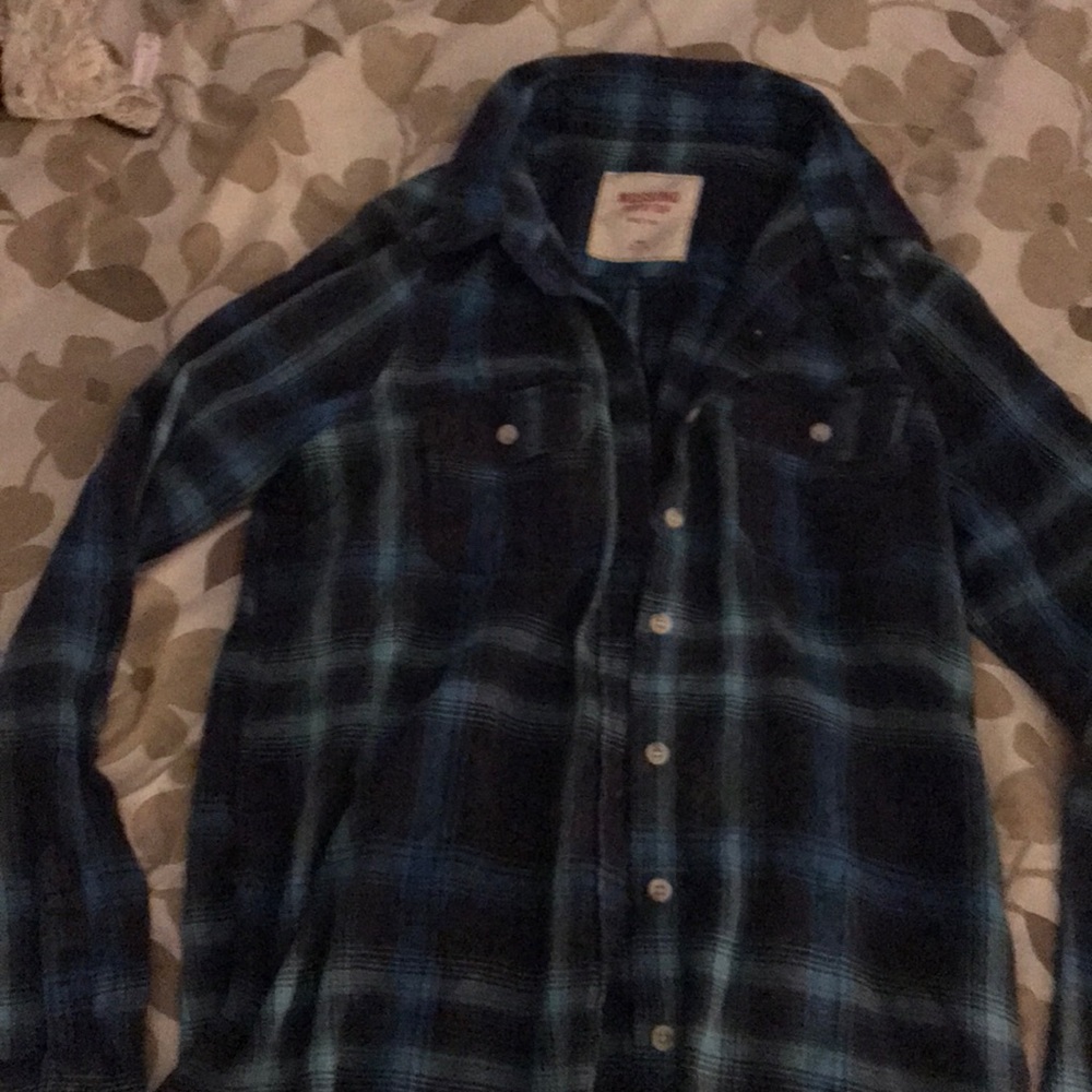 Women’s flannel shirt